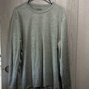 Patagonia Men's Long Sleeve Shirt in Light Gray